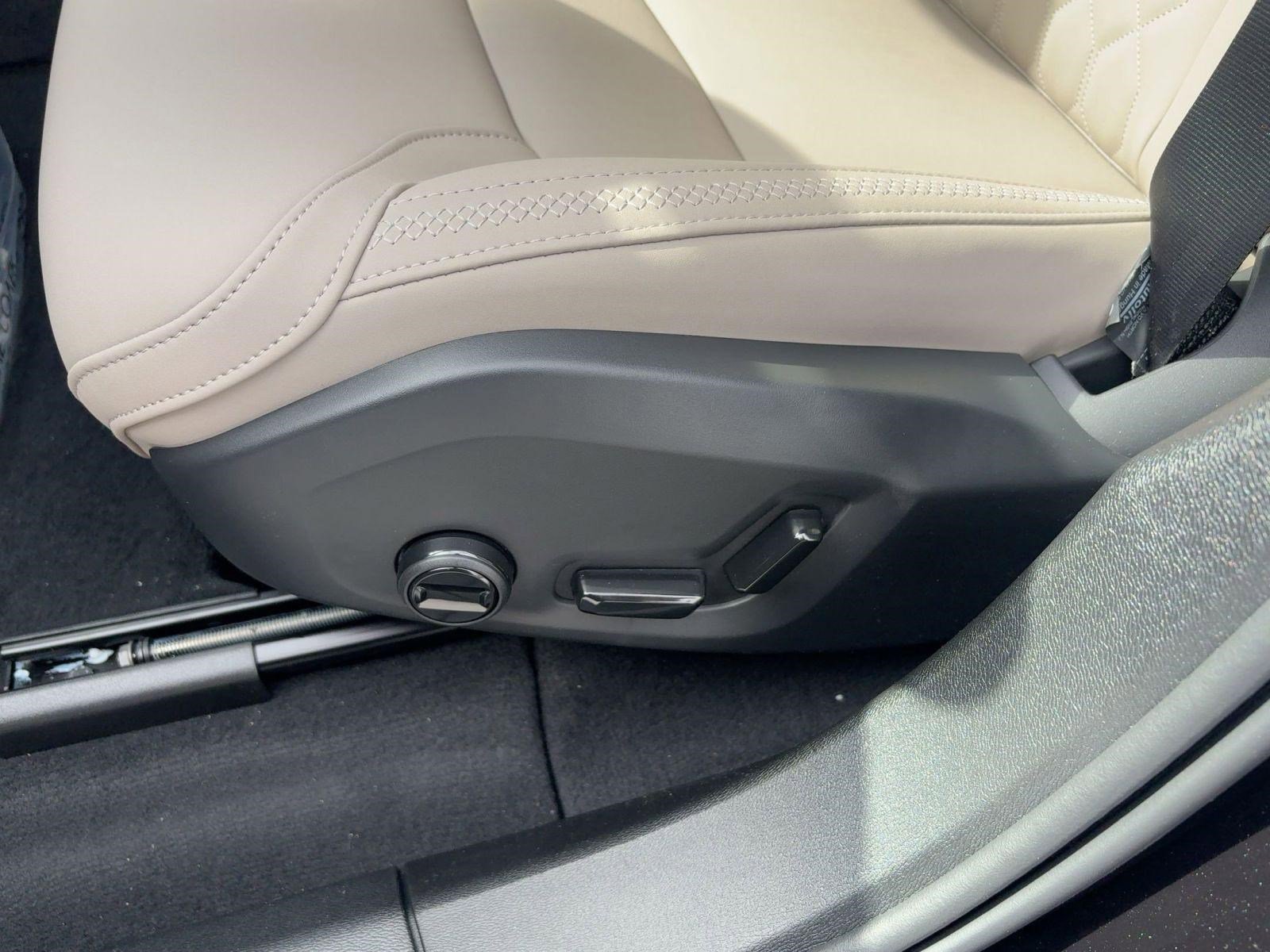 New 2026 Volvo XC60 B5 Plus w/ Protection Package Premier image 14