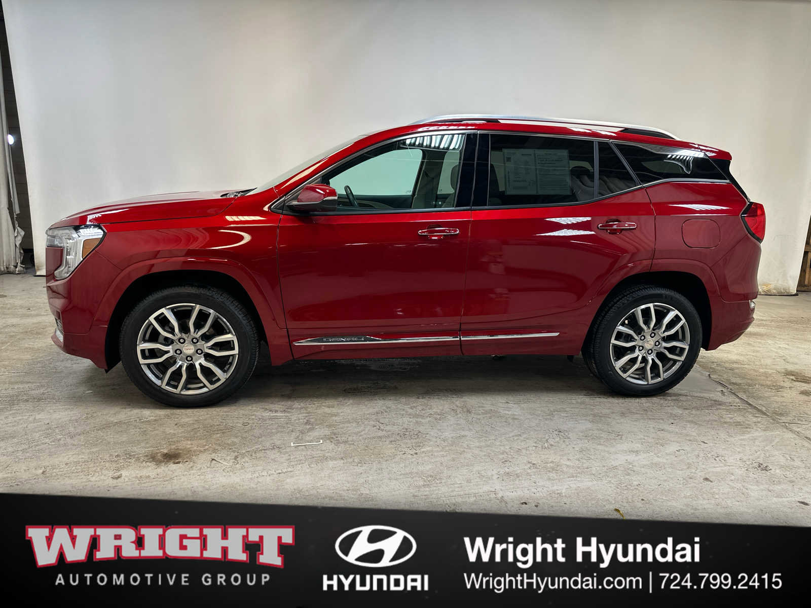 Used 2023 GMC Terrain Denali w/ Denali Premium Package image 7