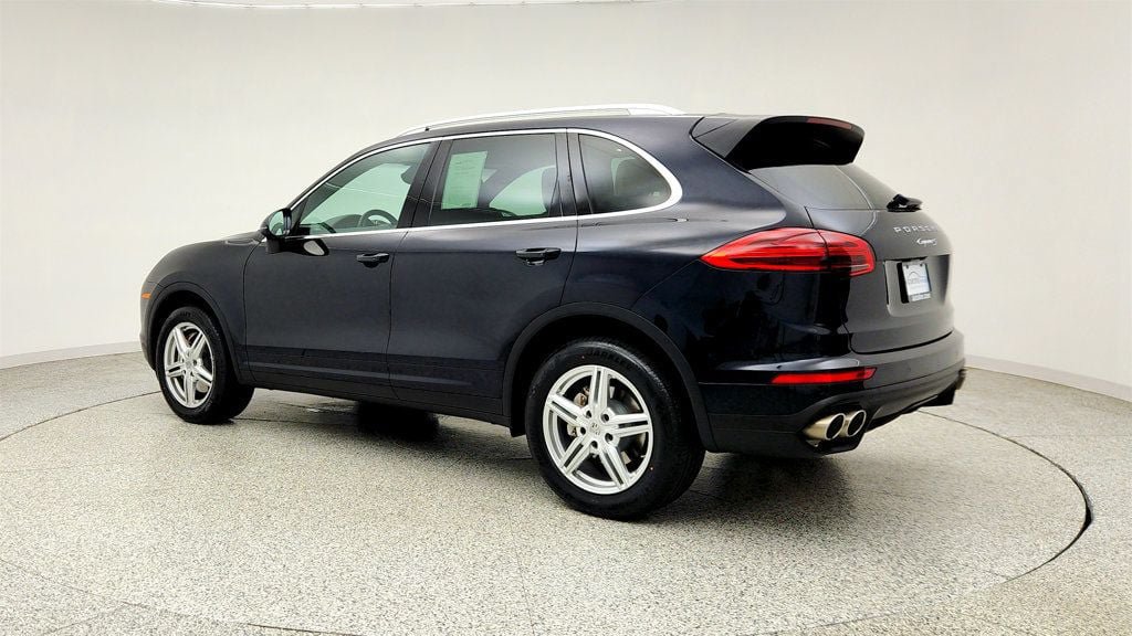 Used 2017 Porsche Cayenne S w/ Premium Package AWD/4WD image 7
