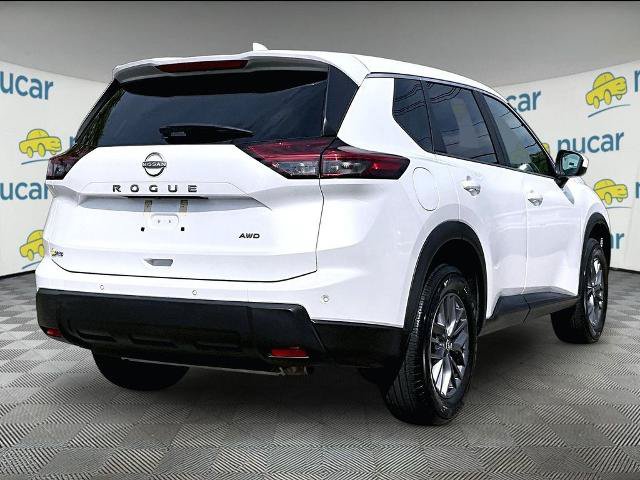 Certified 2026 Nissan Rogue SV AWD/4WD image 6