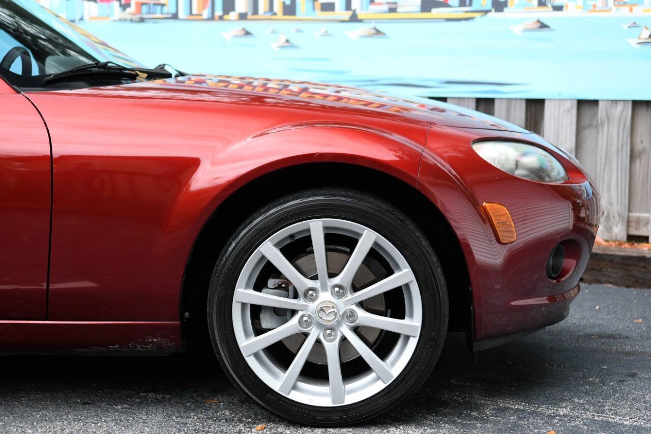 Used 2006 MAZDA MX-5 Miata Grand Touring w/ Premium Pkg RWD image 37