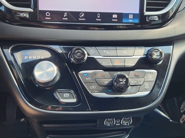 Used 2025 Chrysler Pacifica Select FWD image 43