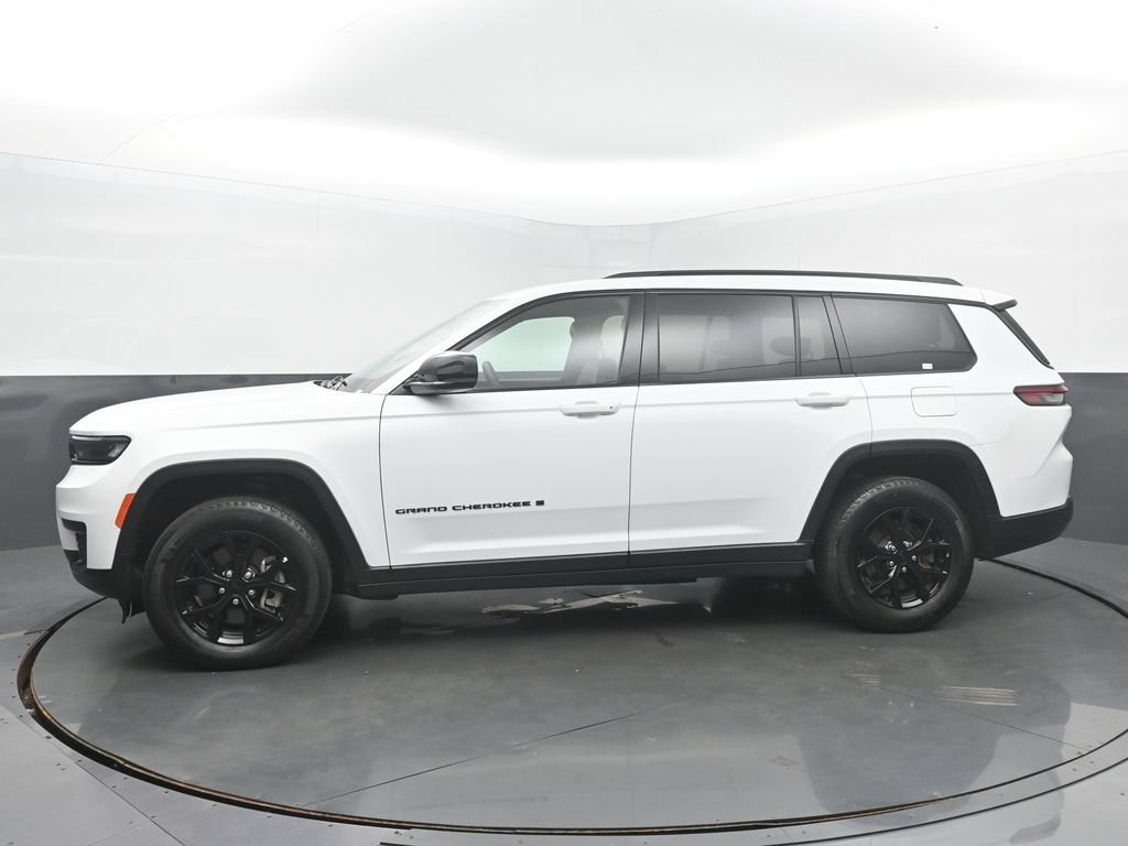 Used 2025 Jeep Grand Cherokee L Laredo AWD/4WD image 7