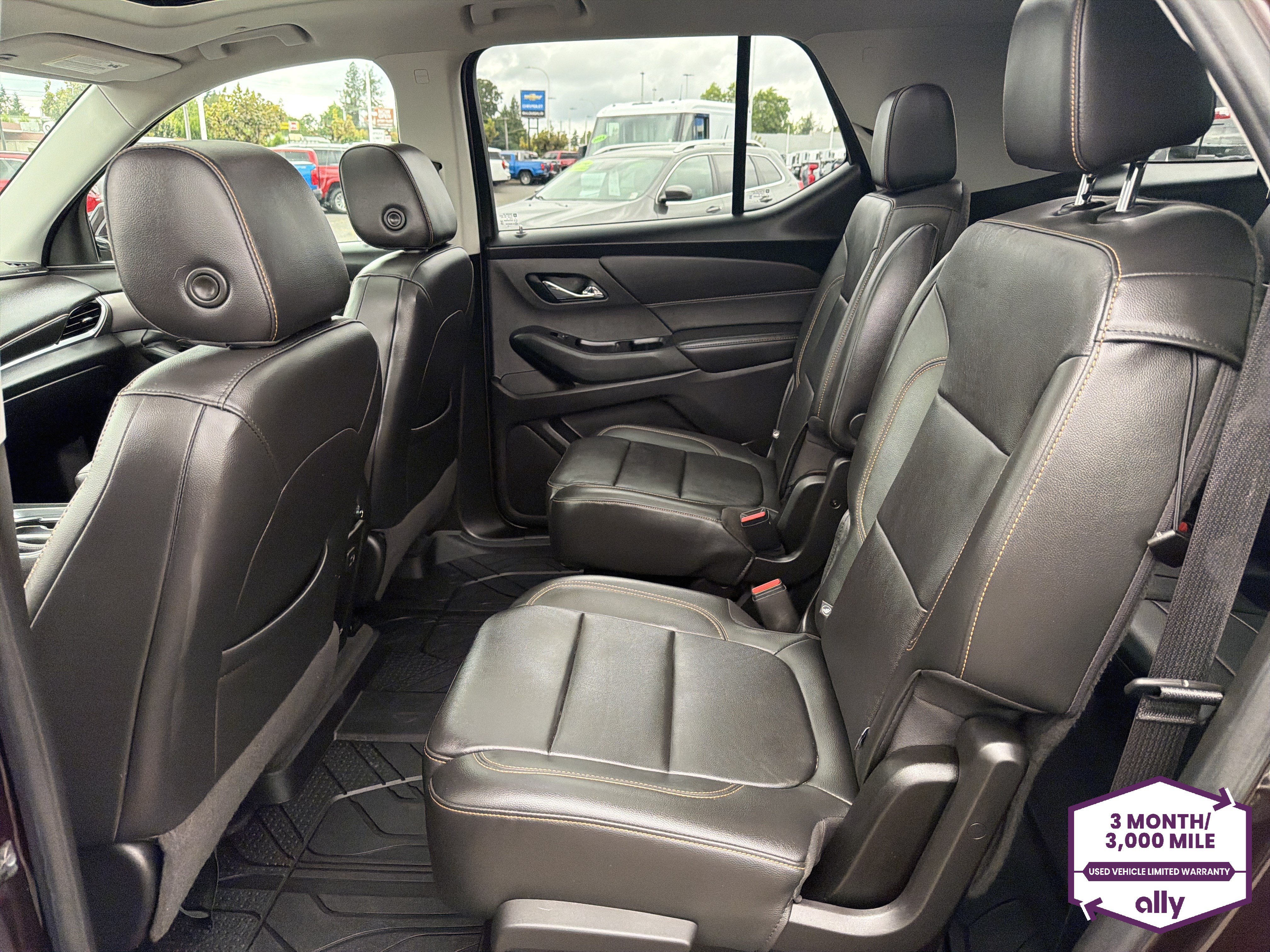 Used 2020 Chevrolet Traverse LT w/ LPO, Midnight Edition AWD/4WD image 11