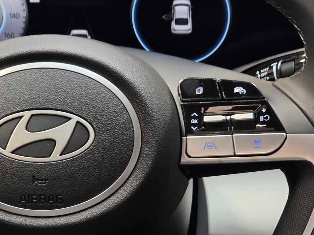 New 2026 Hyundai Elantra Limited FWD image 18