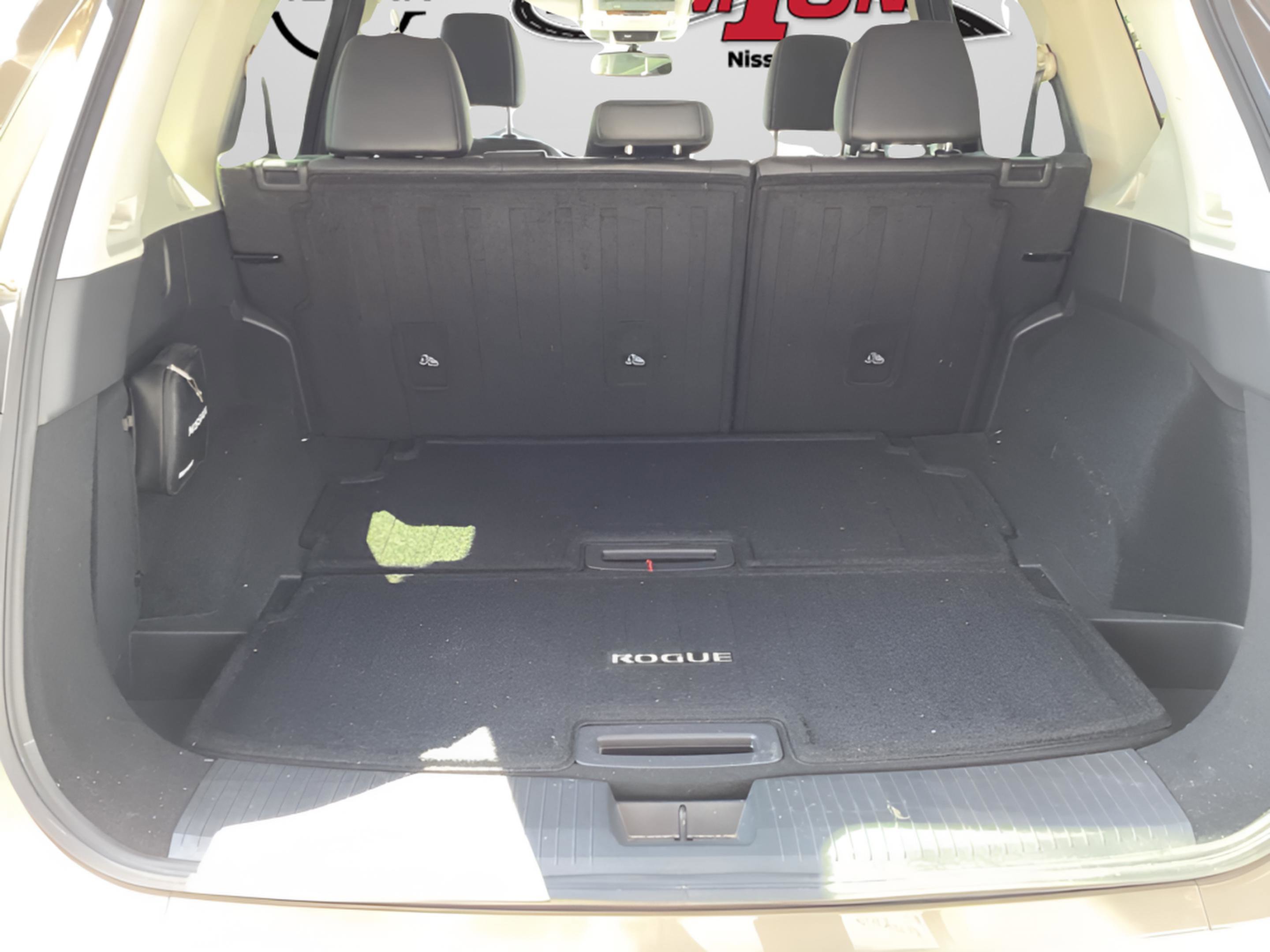 Used 2024 Nissan Rogue SL image 14