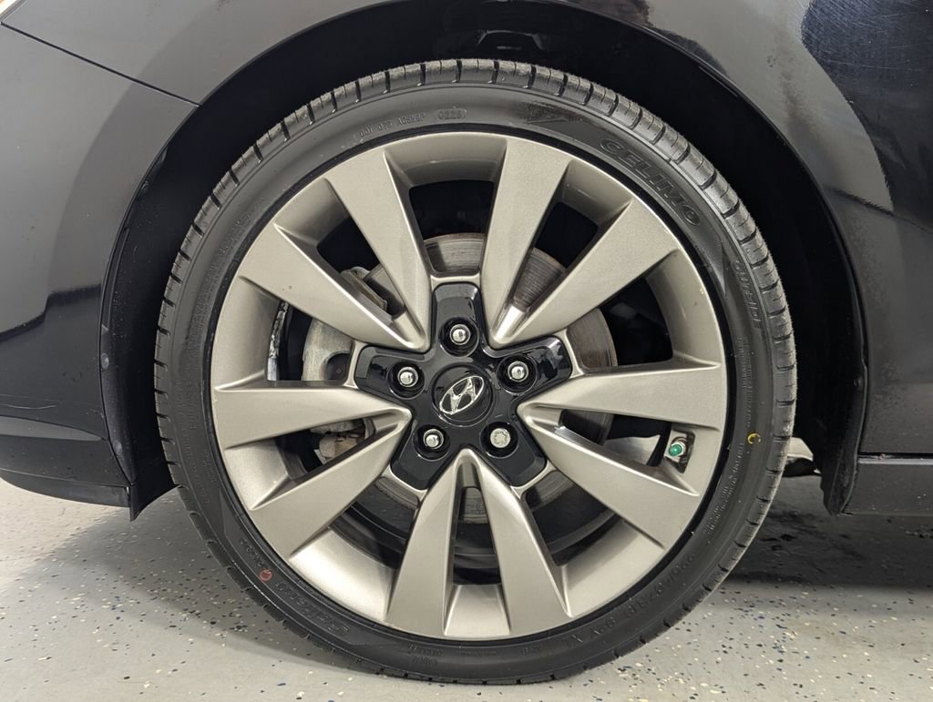 Used 2018 Hyundai Elantra GT Sport FWD image 11
