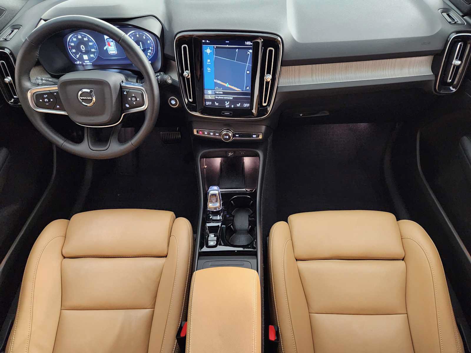 Used 2021 Volvo XC40 T5 Inscription w/ Protection Package Premier AWD/4WD image 4