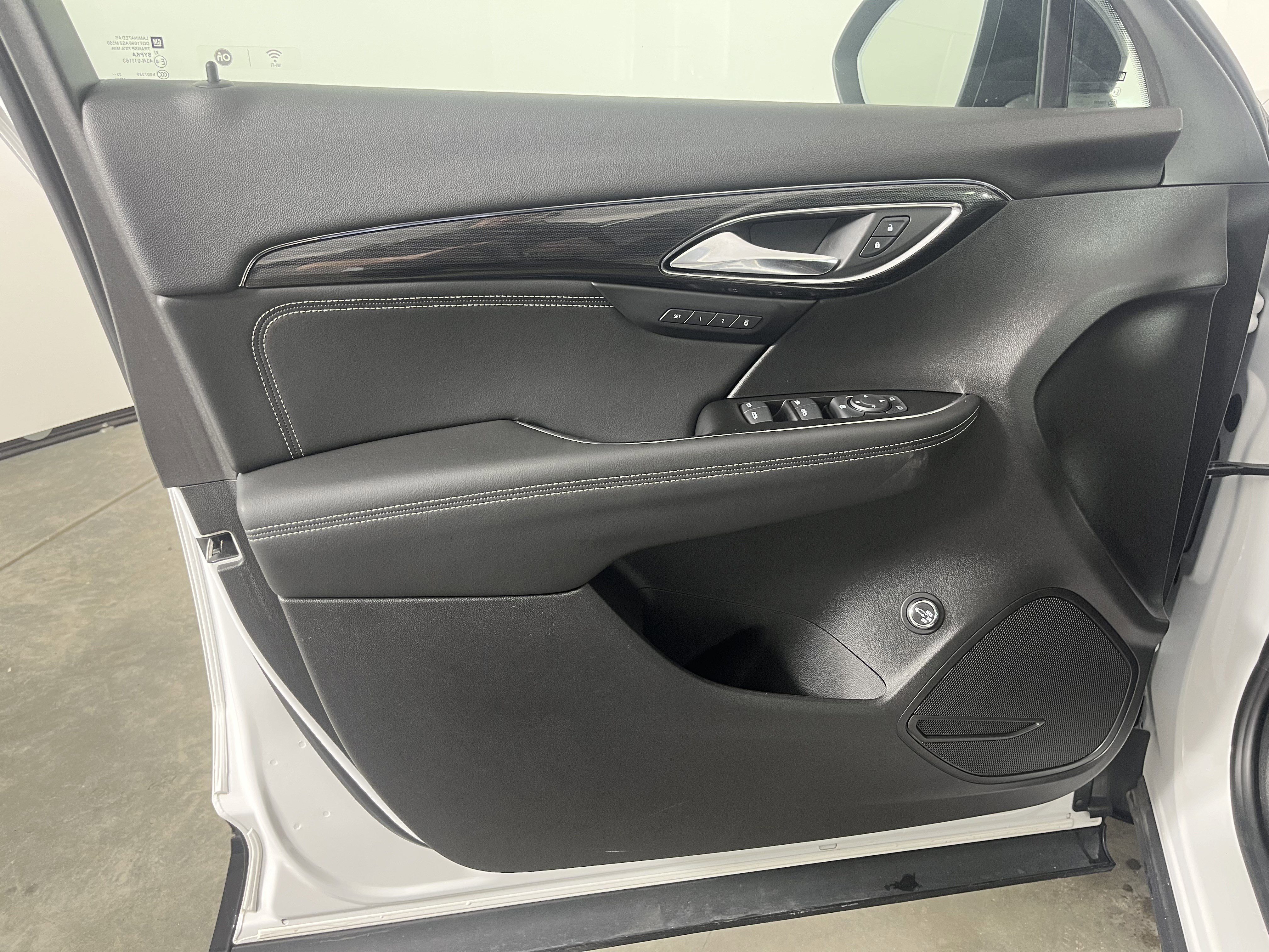 Used 2023 Buick Envision Essence w/ Sport Touring Package image 18