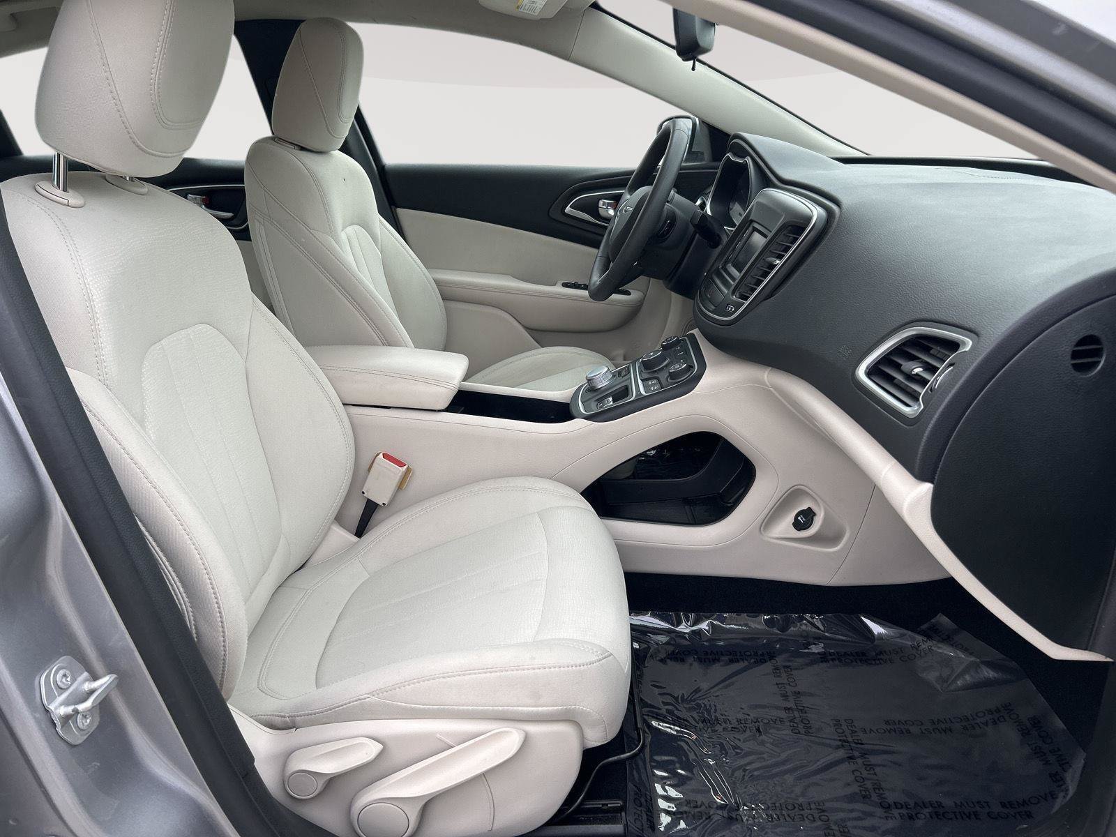 Used 2016 Chrysler 200 Limited FWD image 11
