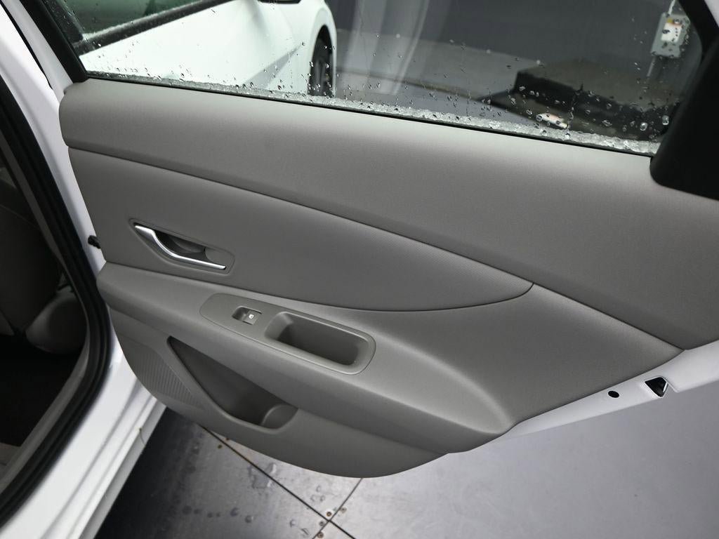 New 2025 Hyundai Elantra Sport FWD image 29