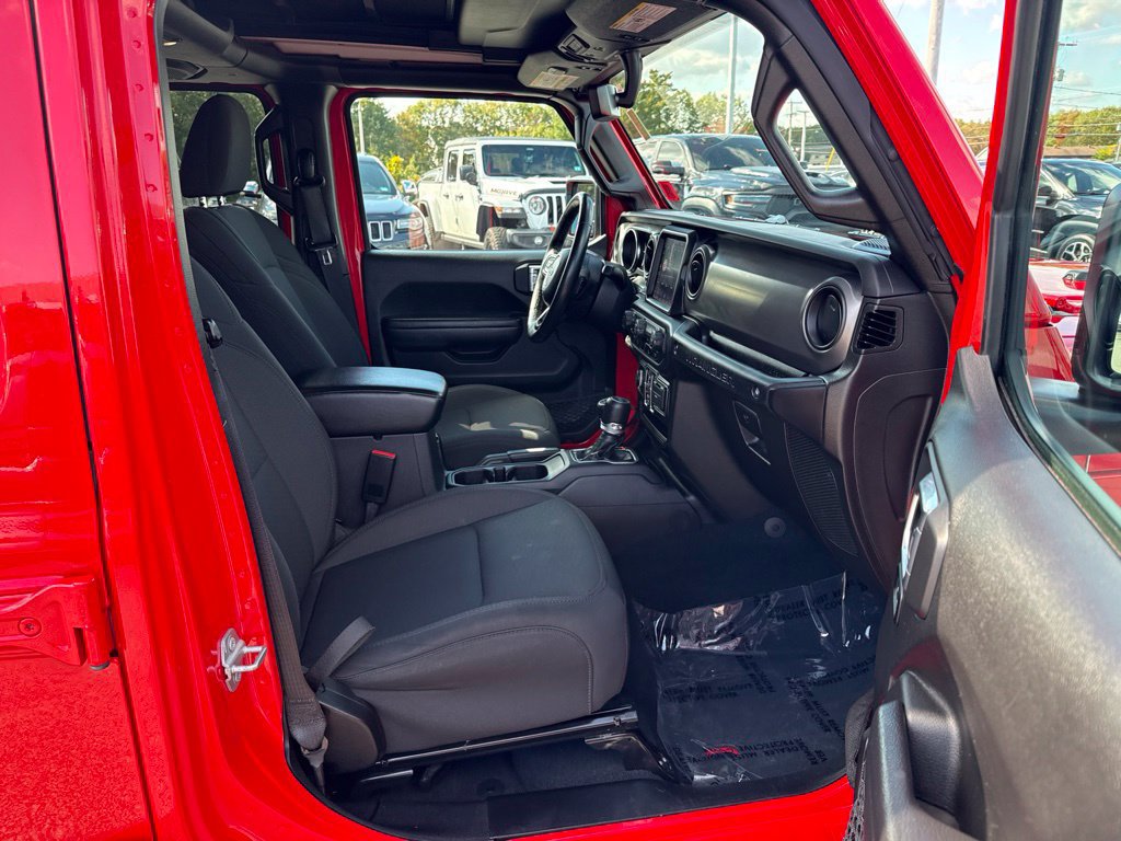 Certified 2022 Jeep Wrangler Unlimited Sport w/ Sun And Sound Package AWD/4WD image 25