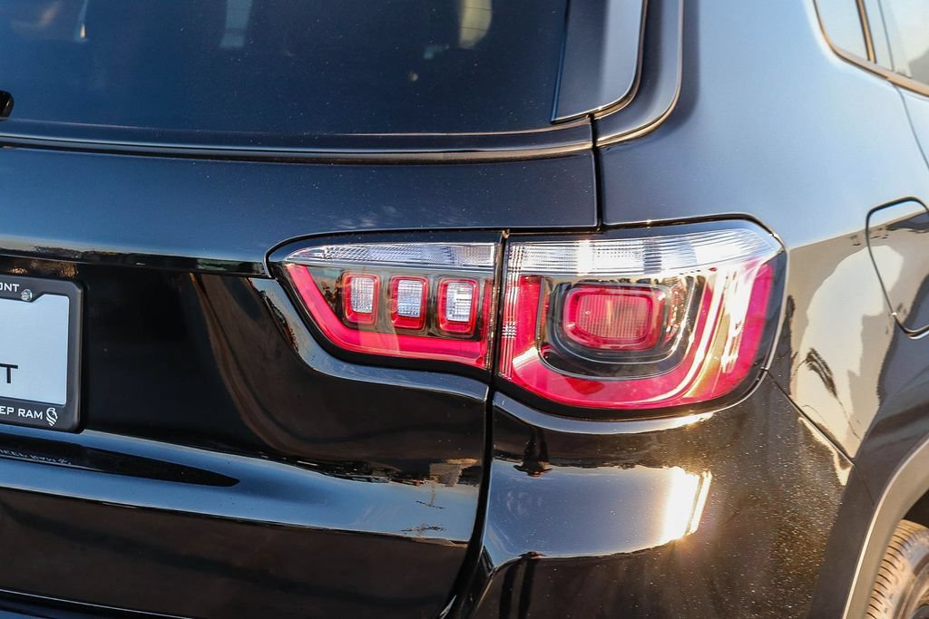 New 2026 Jeep Compass Latitude AWD/4WD image 10