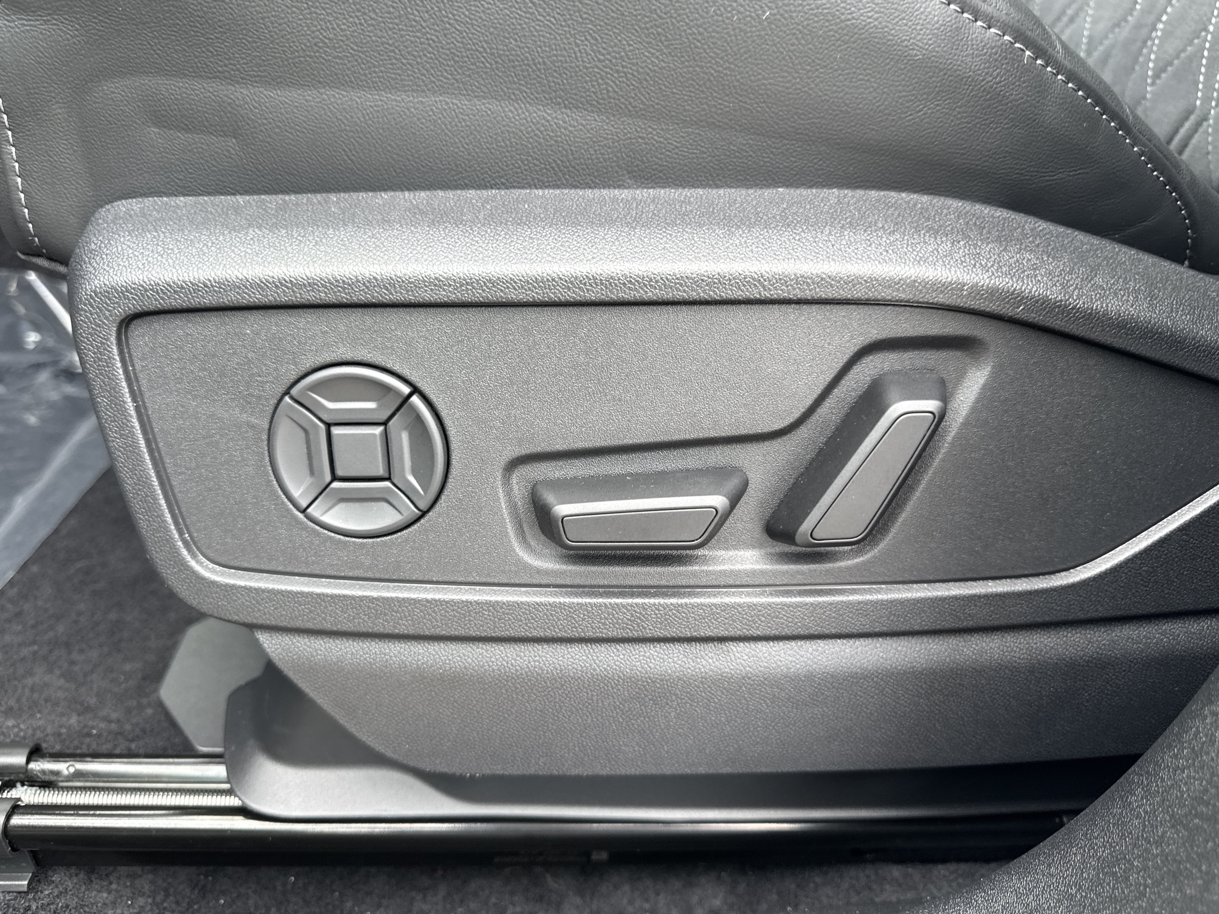 New 2026 Audi SQ5 Premium Plus AWD/4WD image 19