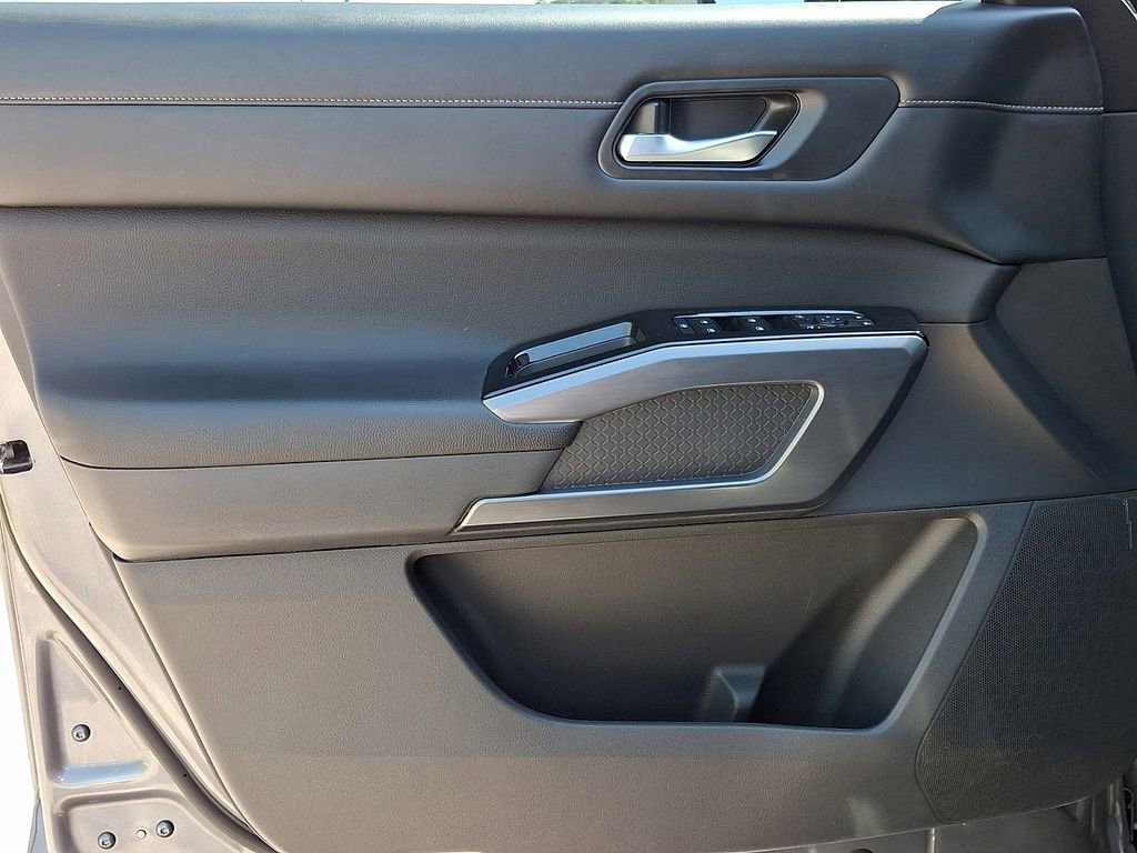 Used 2022 Nissan Pathfinder SL image 14