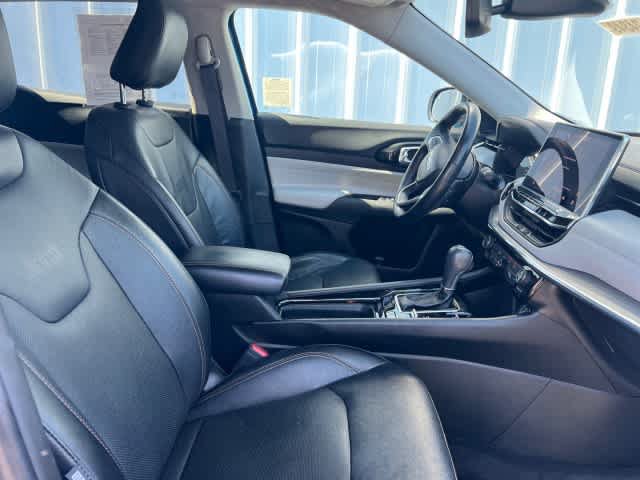 Used 2022 Jeep Compass Limited AWD/4WD image 21