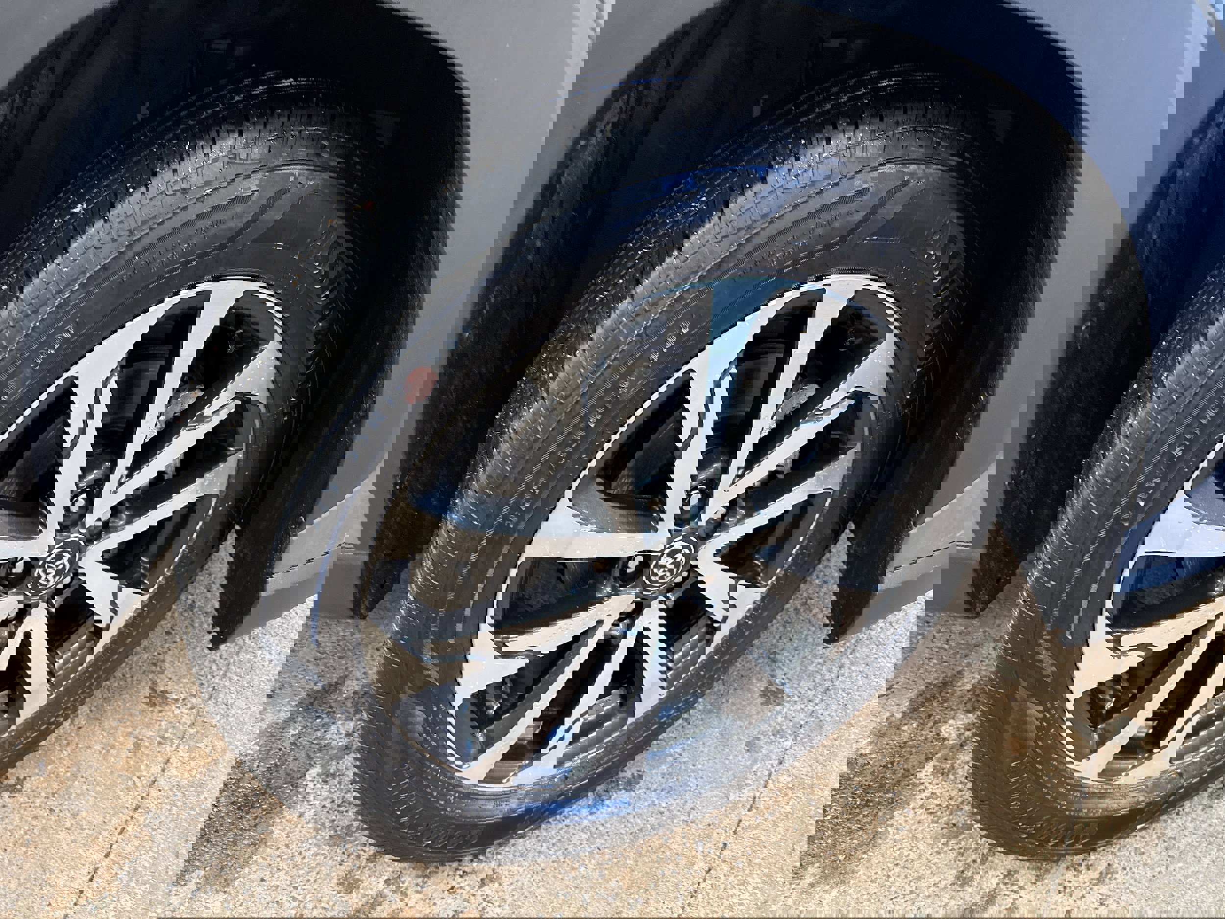 Used 2024 Toyota Corolla Cross XLE w/ Convenience Package image 13