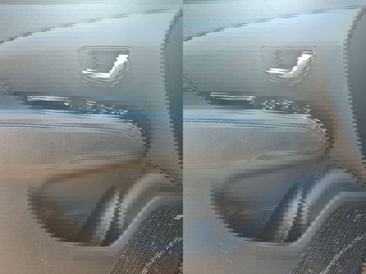 Used 2024 Hyundai Tucson Limited image 16