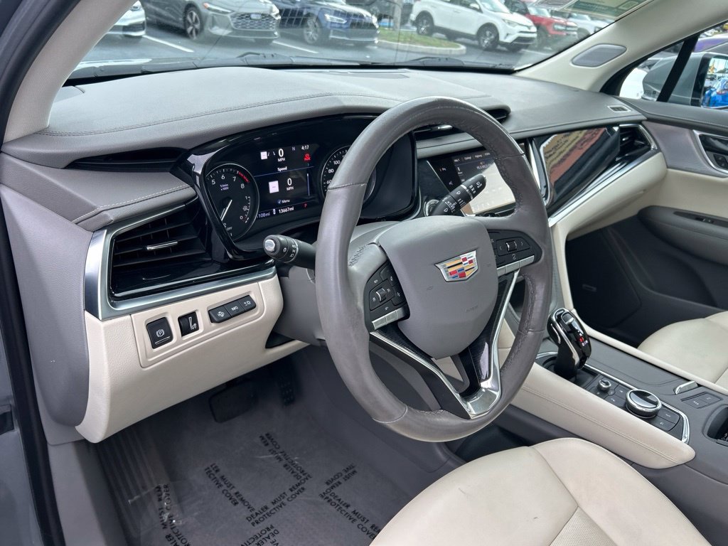 Used 2024 Cadillac XT6 Premium Luxury w/ Technology Package FWD image 26