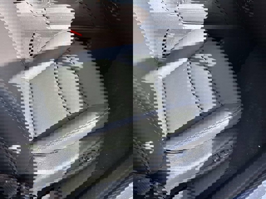 New 2025 Cadillac XT6 Luxury image 10