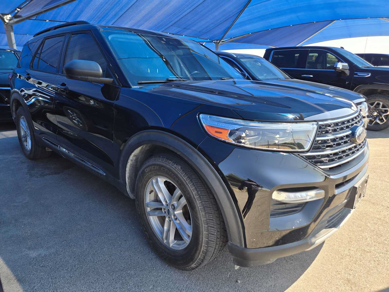 Used 2021 Ford Explorer XLT w/ Equipment Group 202A RWD image 2