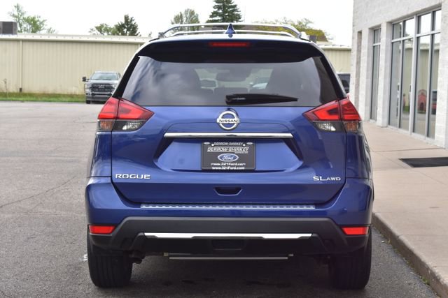 Used 2017 Nissan Rogue SL w/ SL Premium Package AWD/4WD image 11