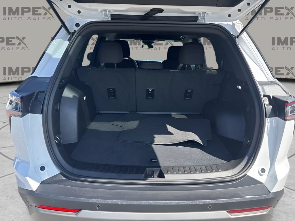 Used 2026 Chevrolet Equinox LT FWD image 26