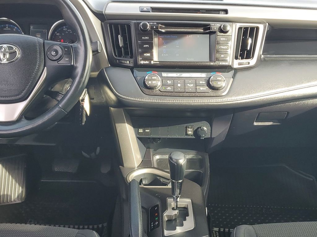Used 2016 Toyota RAV4 XLE image 28