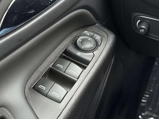 Used 2023 Chevrolet Equinox LT FWD image 17