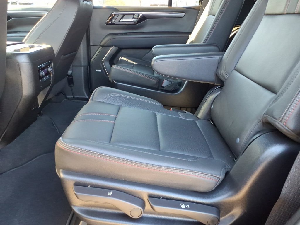 Used 2025 Chevrolet Tahoe RST w/ Comfort Package AWD/4WD image 17