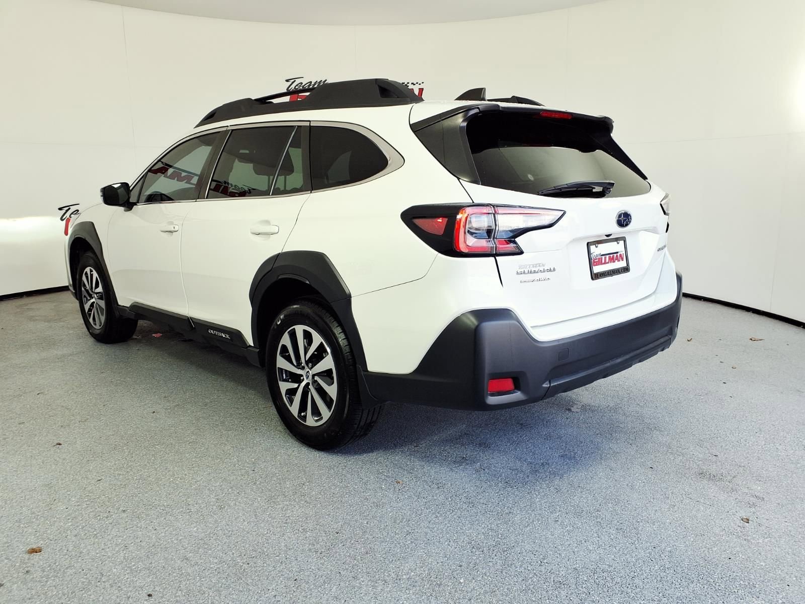 Certified 2023 Subaru Outback Premium image 3