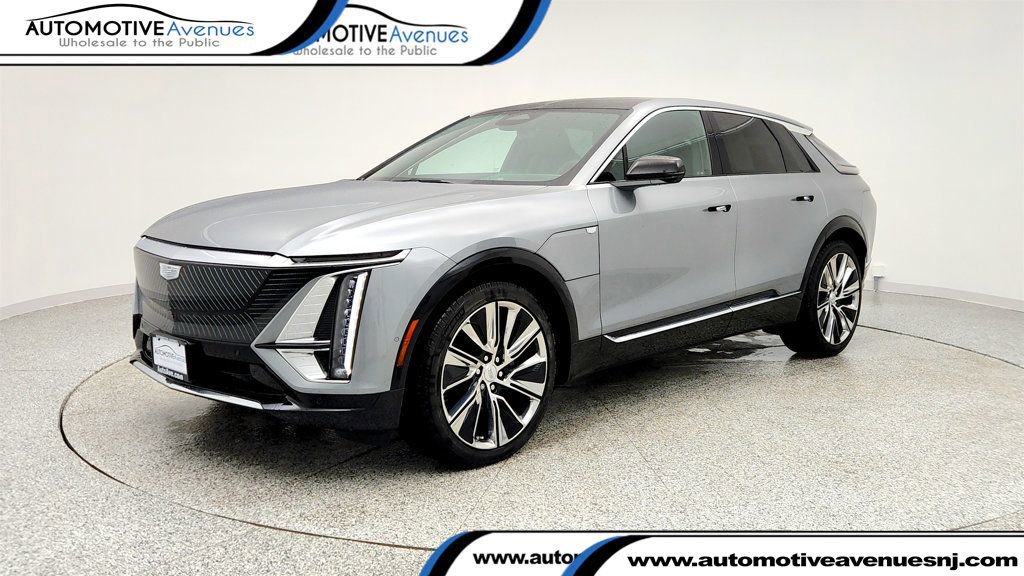 Used 2024 Cadillac Lyriq Luxury w/ LPO, Floor Liner Package image 1