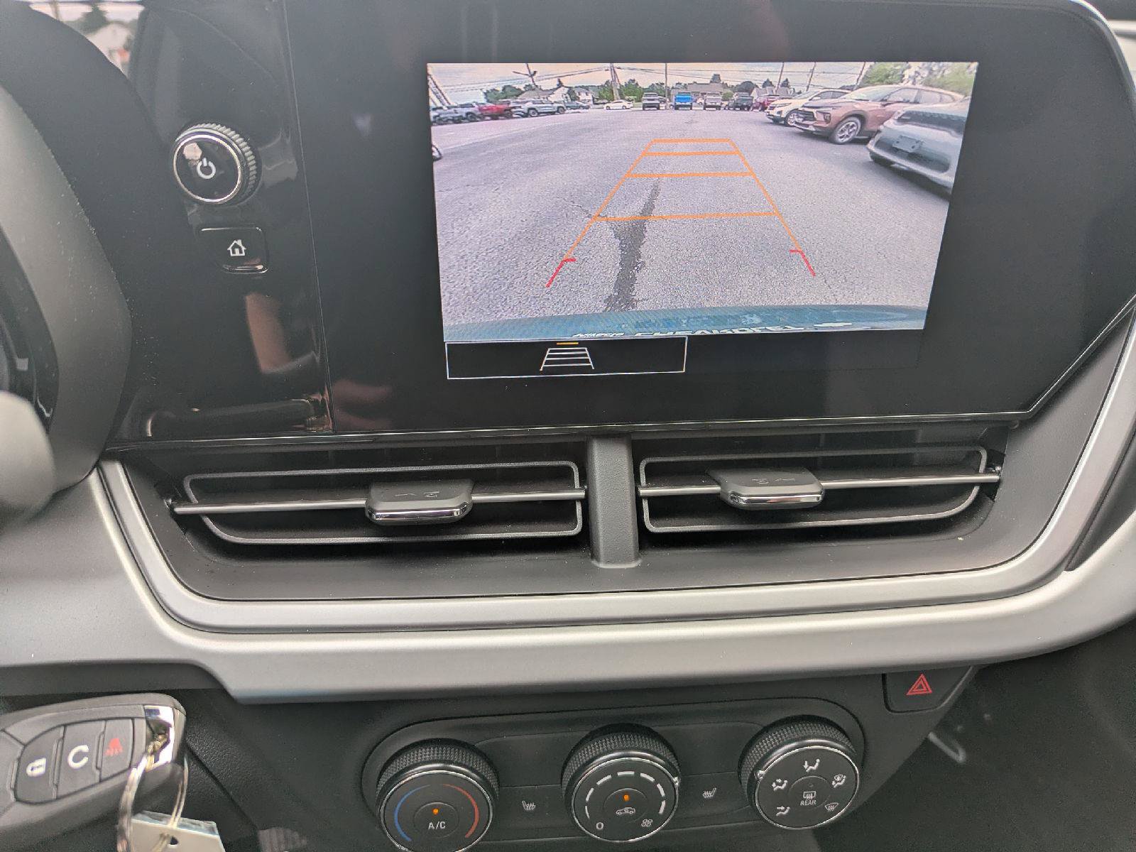 Used 2025 Chevrolet Trax LS w/ LS Convenience Package FWD image 15