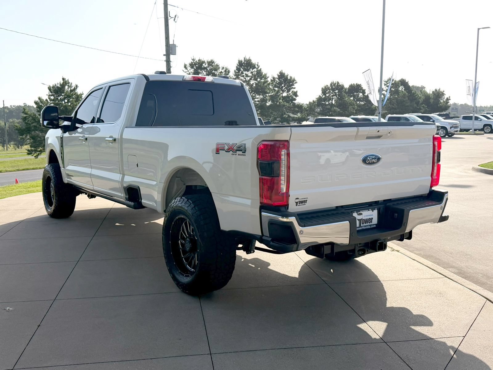 Used 2025 Ford F350 Lariat w/ Lariat Ultimate Package AWD/4WD image 4