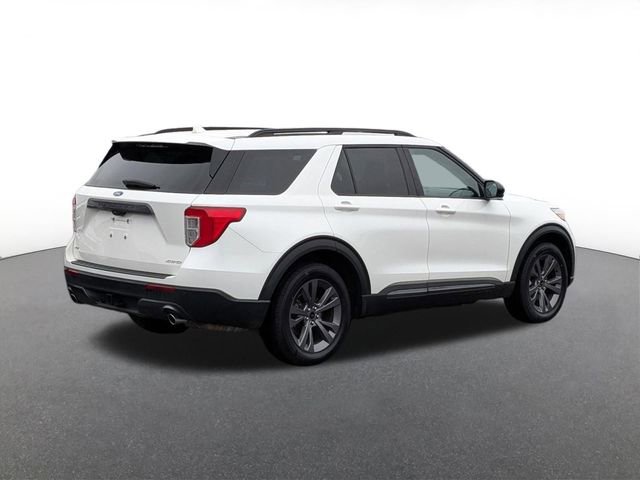 Certified 2023 Ford Explorer XLT w/ Equipment Group 202A image 3