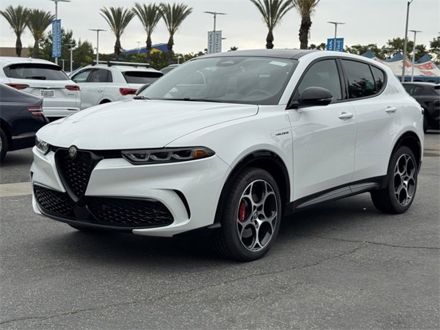 New 2025 Alfa Romeo Tonale w/ Premium Package image 3