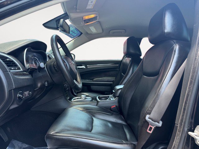 Used 2022 Chrysler 300 Touring L w/ Comfort Group RWD video 2