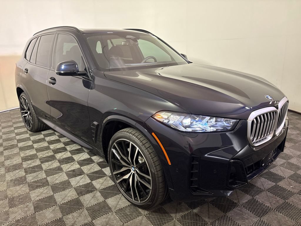 New 2026 BMW X5 xDrive40i w/ M Sport Package AWD/4WD image 4