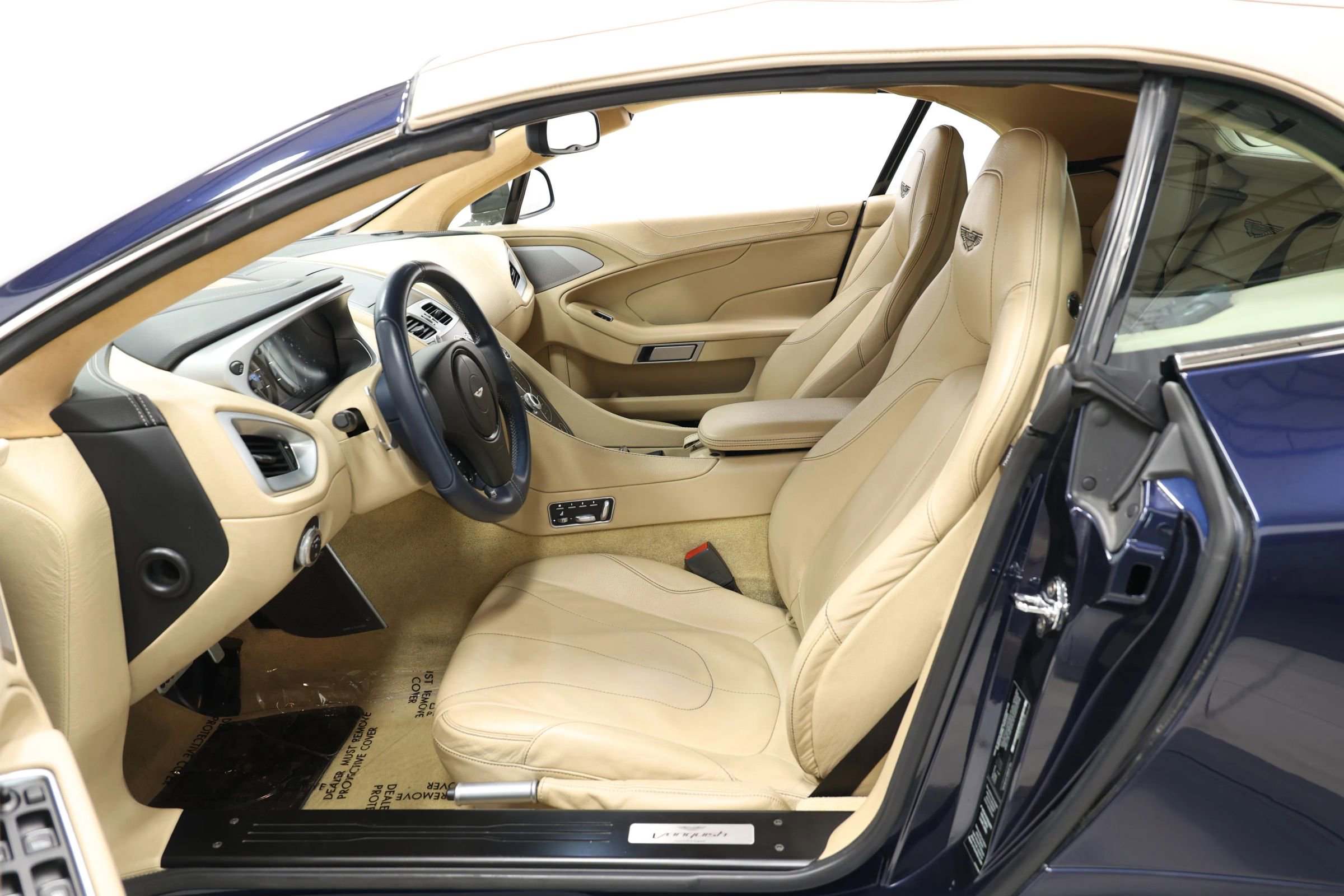 Used 2016 Aston Martin Vanquish Volante image 12