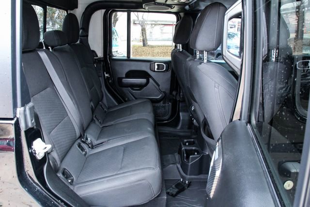 Used 2022 Jeep Gladiator Willys image 33