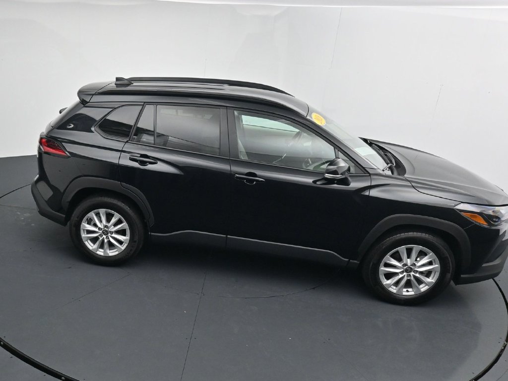 Used 2026 Toyota Corolla Cross LE FWD image 28