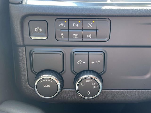 New 2026 Chevrolet Suburban LS RWD image 20