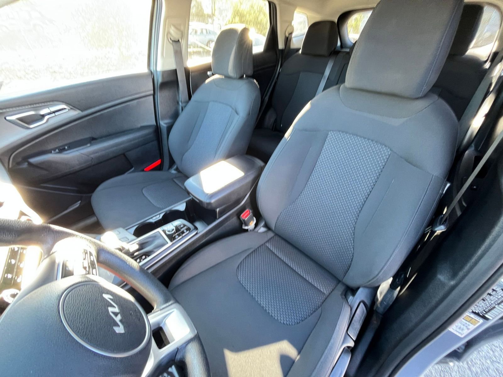 Used 2025 Kia Sportage LX image 35