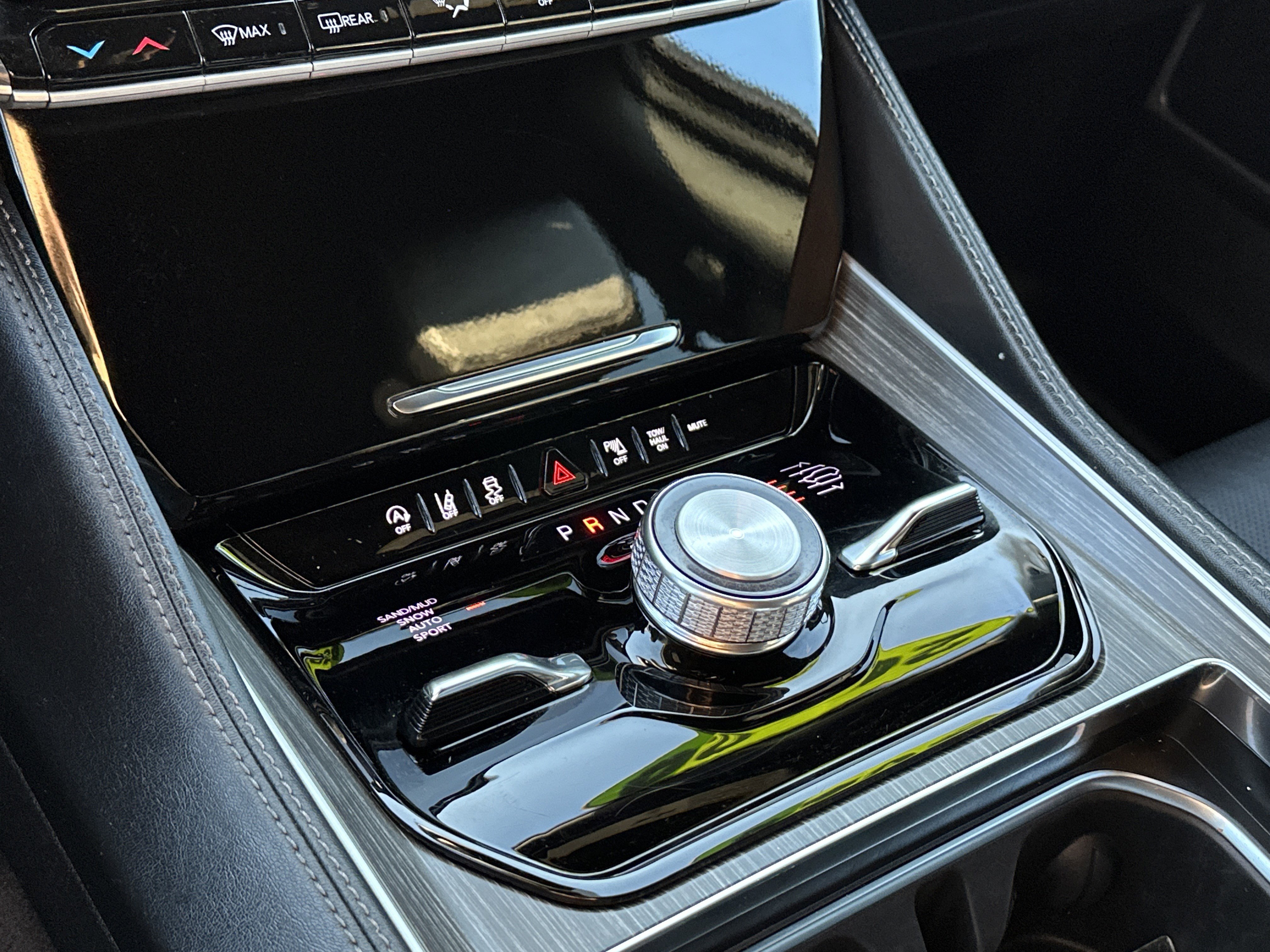 Used 2024 Jeep Wagoneer Series III image 23