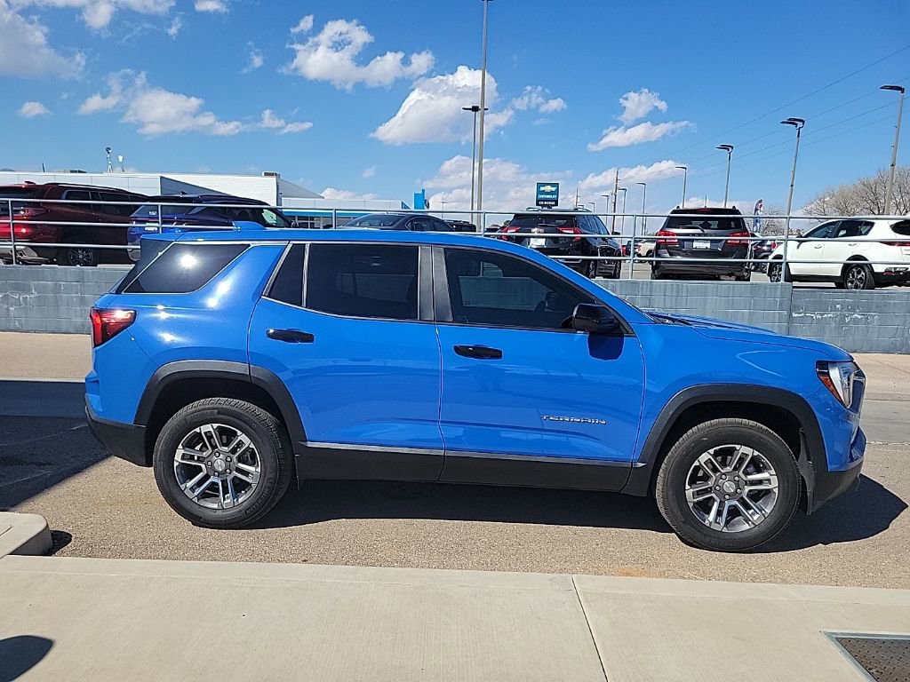 Used 2025 GMC Terrain Elevation w/ Technology Package II image 8