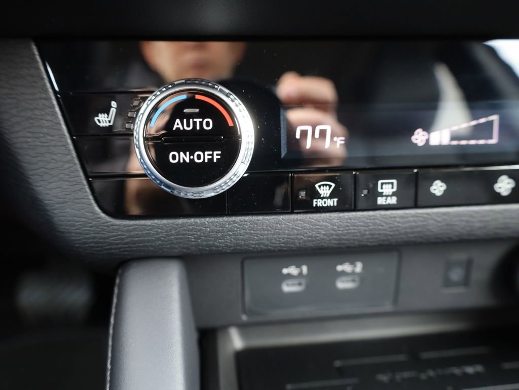 New 2025 Mitsubishi Outlander SE image 42