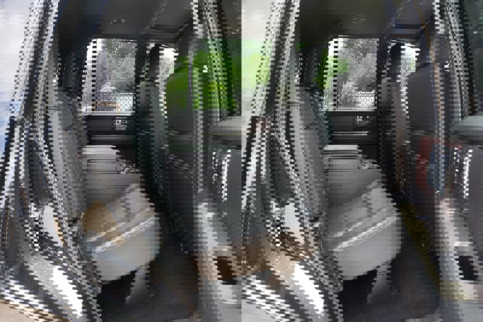 Used 2014 Lincoln Navigator 4WD image 20