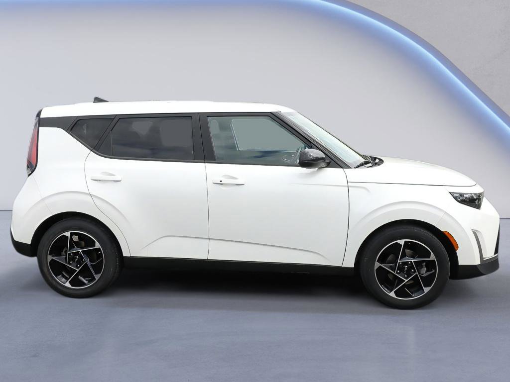 Used 2023 Kia Soul EX FWD image 8