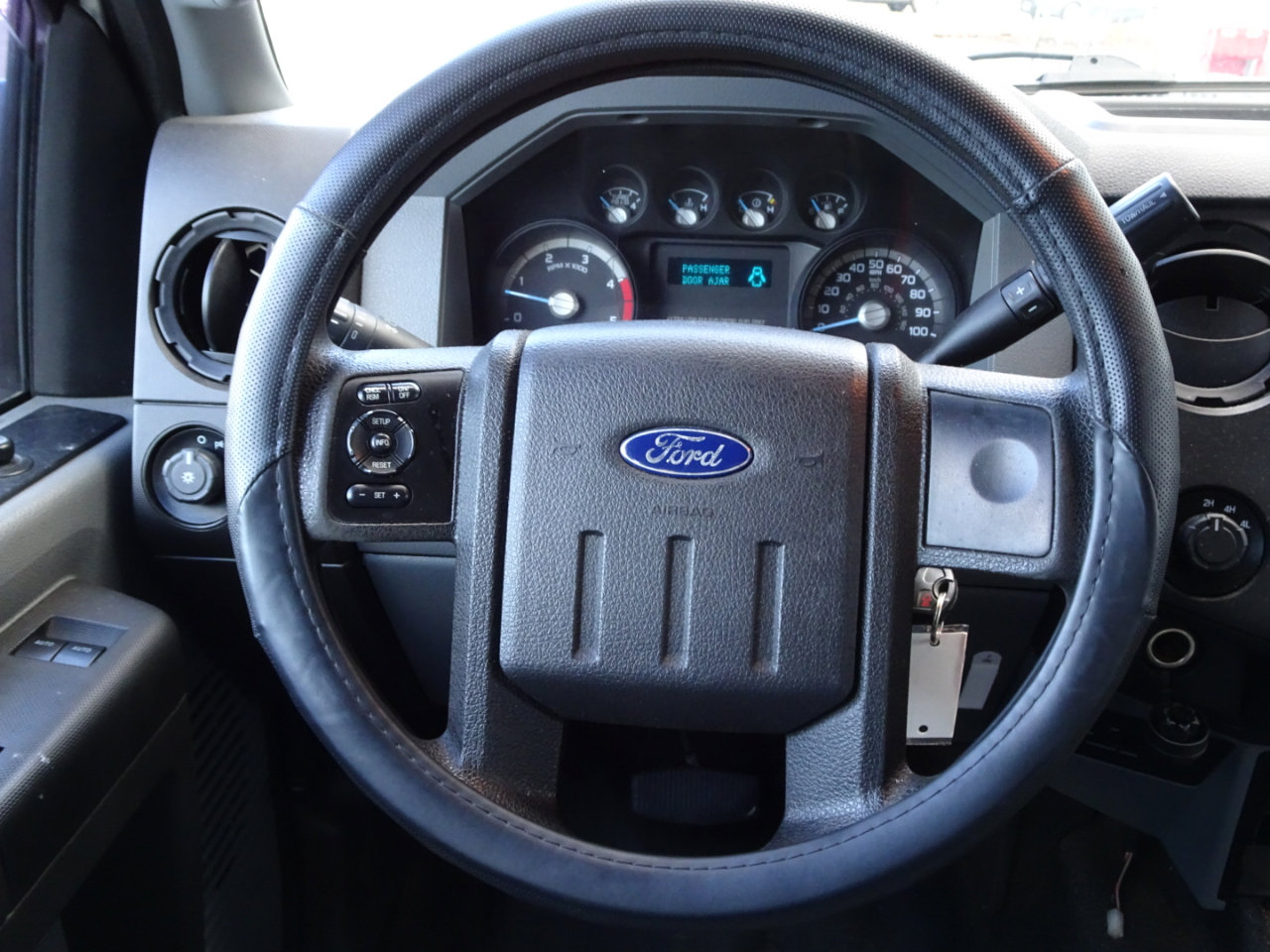 Used 2014 Ford F550 4x4 SuperCab Super Duty image 17