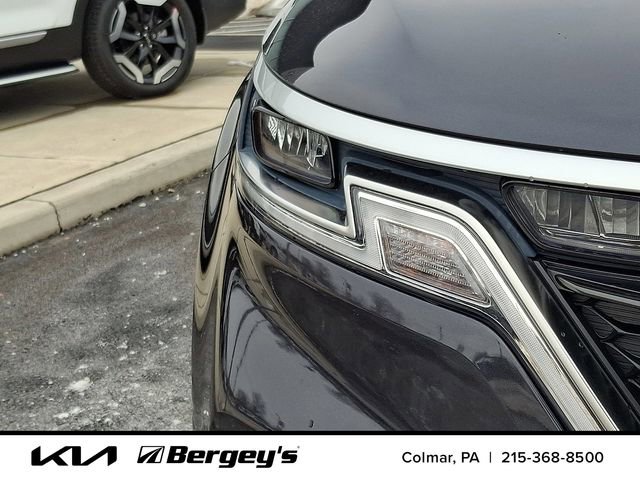 Used 2023 Kia Carnival LX image 11